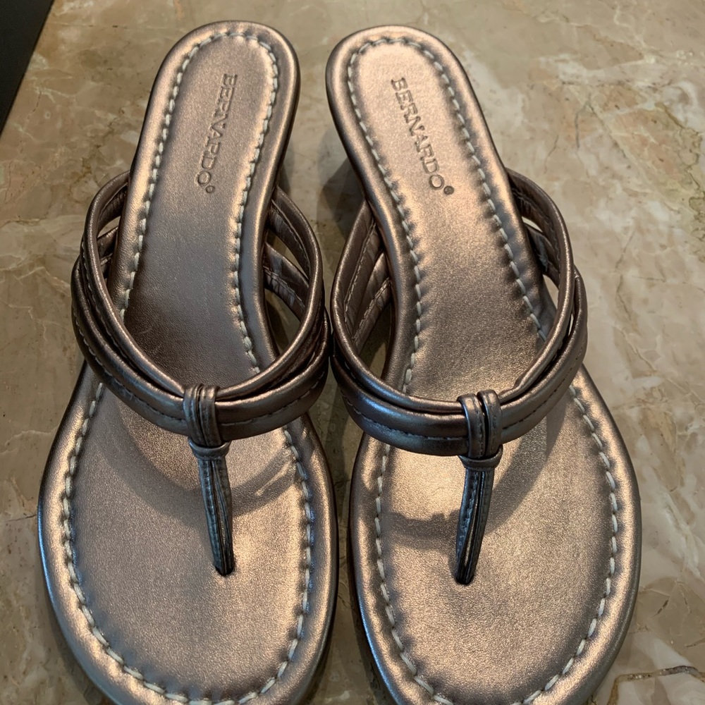 Bernardo Miami Platinum Wedge Womens